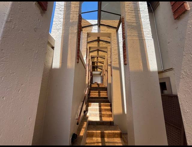 5 BEDROOM HOUSE FOR SALE IN WATERKLOOF HEIGHTS